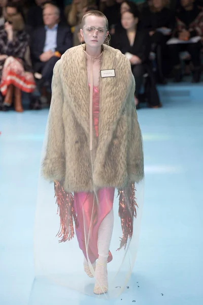 Look 23